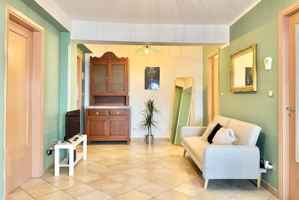 Casa Nel Verde - 4 Posti Letto Apartment Chiaravalle Bagian luar foto