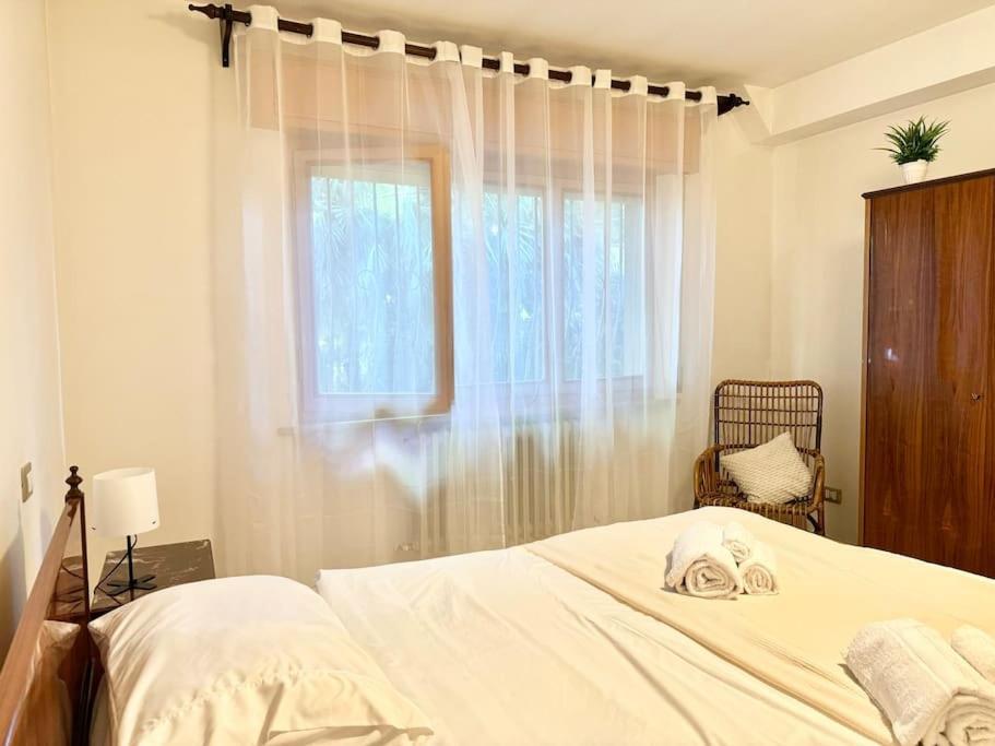 Casa Nel Verde - 4 Posti Letto Apartment Chiaravalle Bagian luar foto